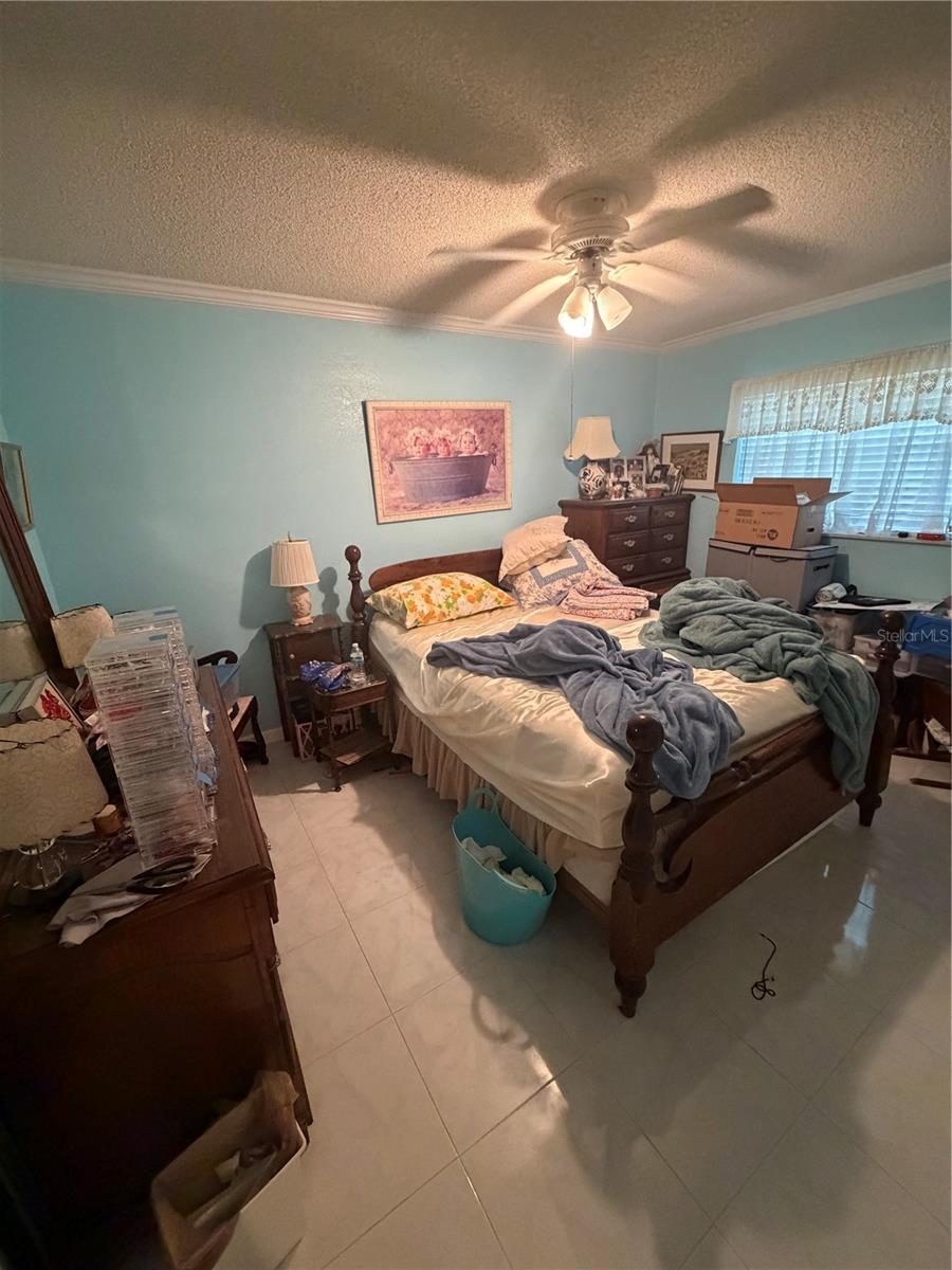 PALM LAKES ESTATES - Residential