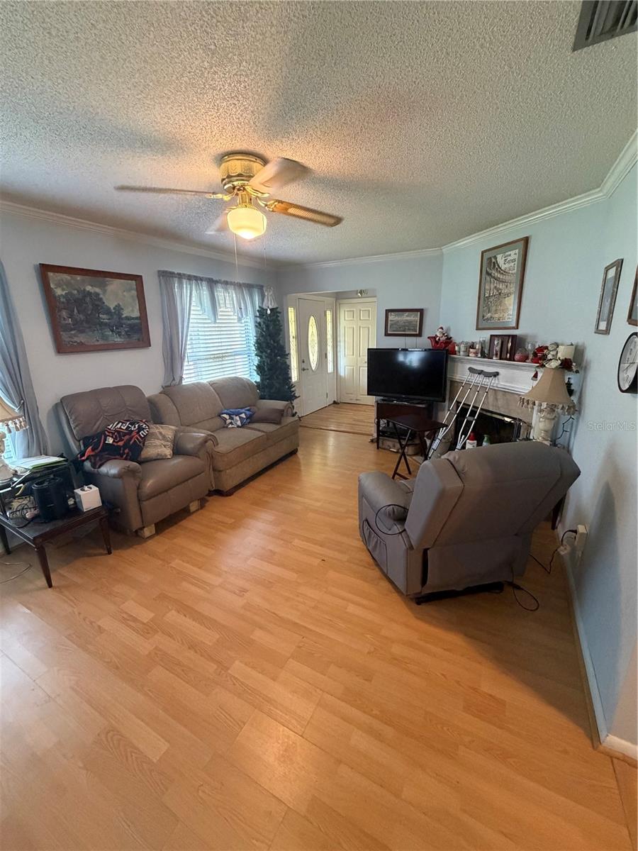 PALM LAKES ESTATES - Residential