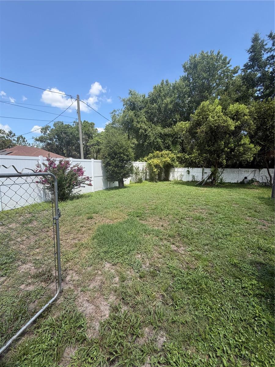 PALM LAKES ESTATES - Residential