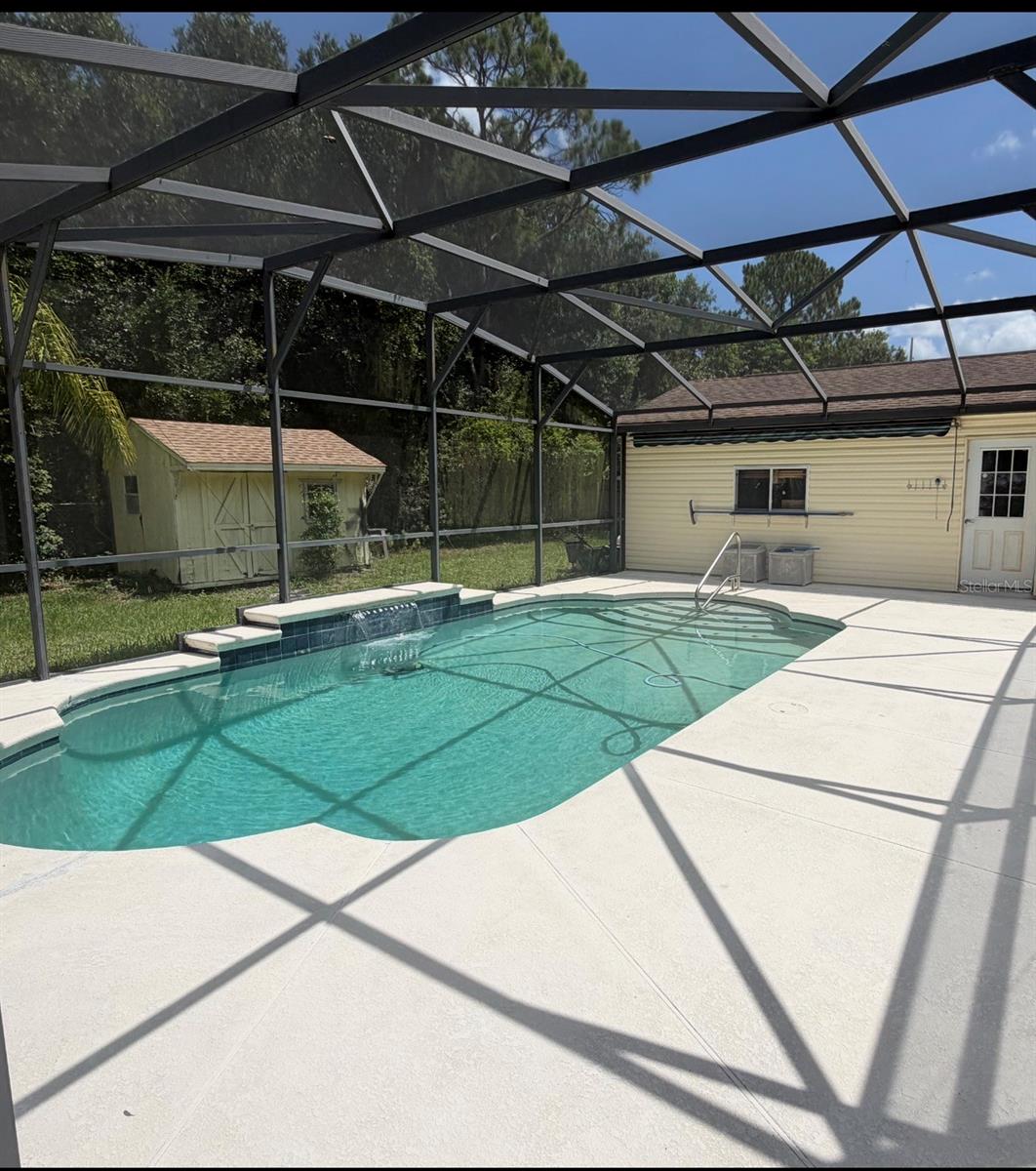 PALM LAKES ESTATES - Residential