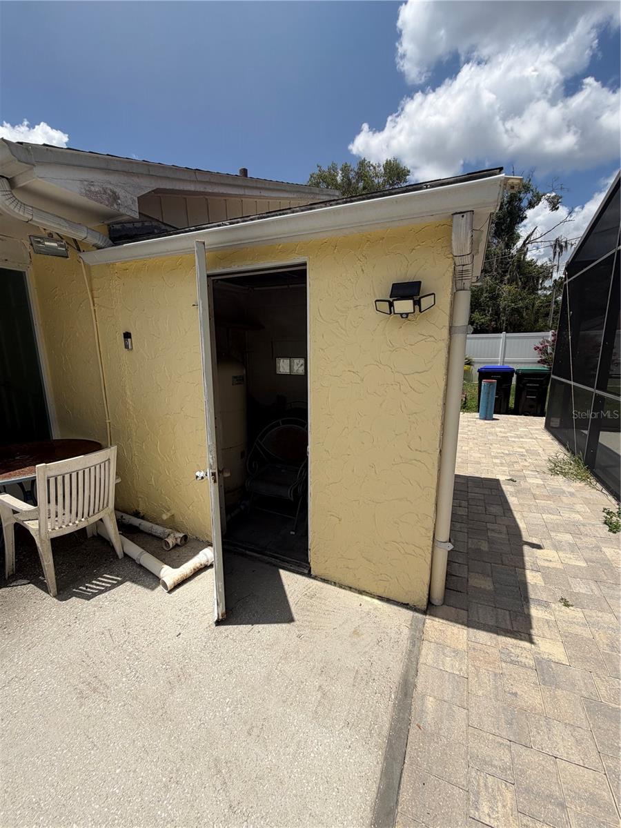 PALM LAKES ESTATES - Residential