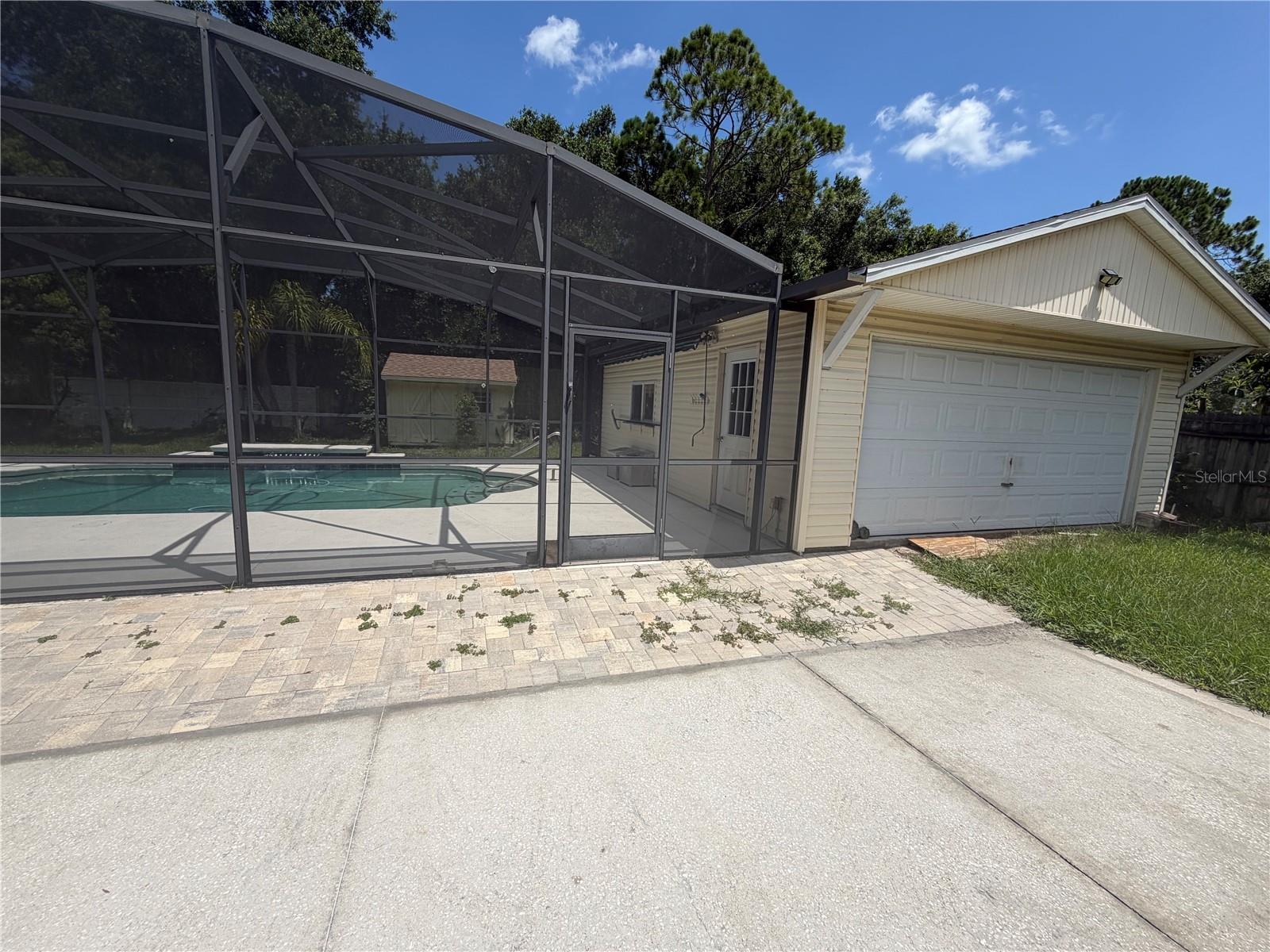 PALM LAKES ESTATES - Residential