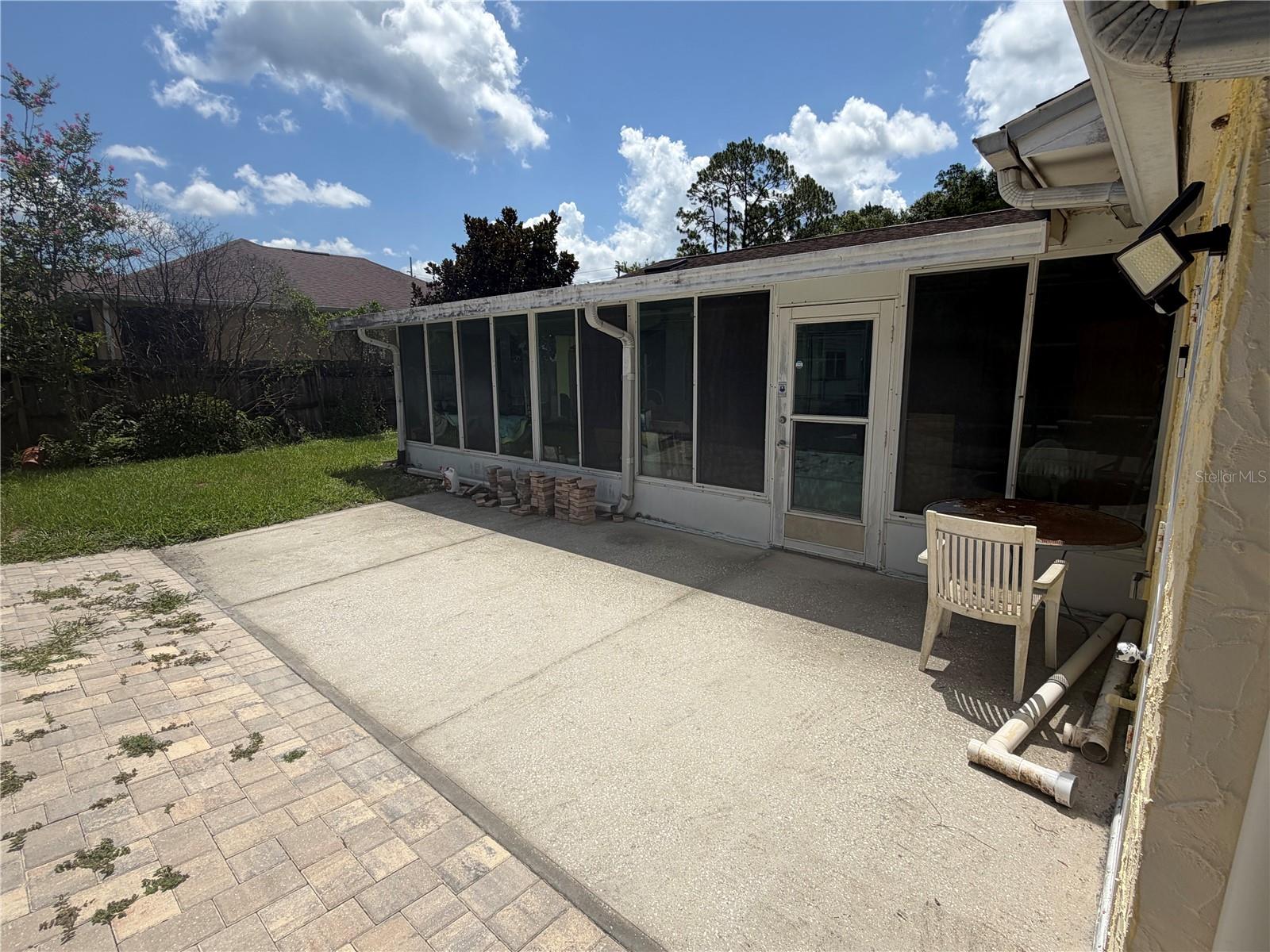 PALM LAKES ESTATES - Residential