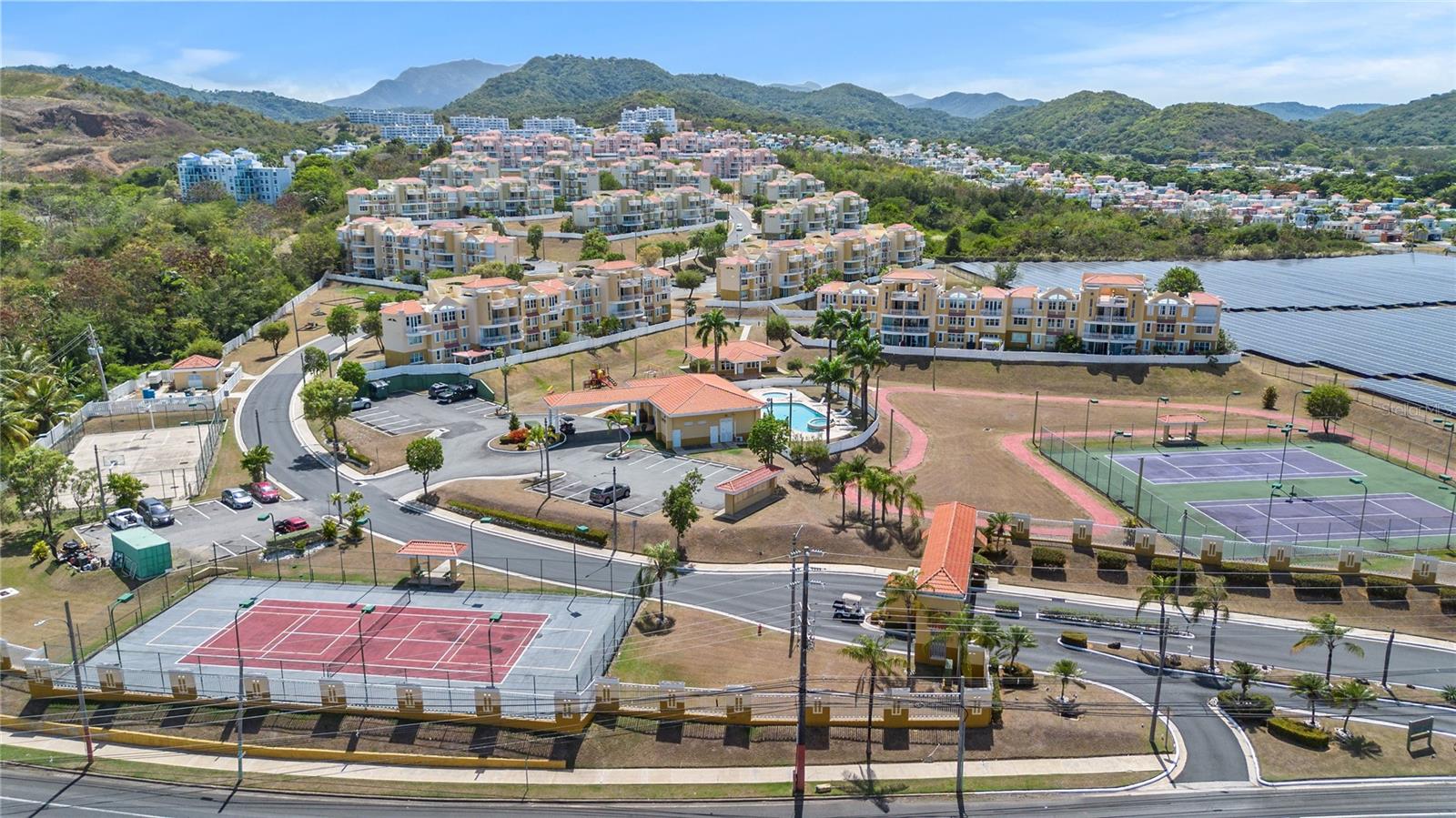 COND. CASTILLOS DEL MAR - Residential