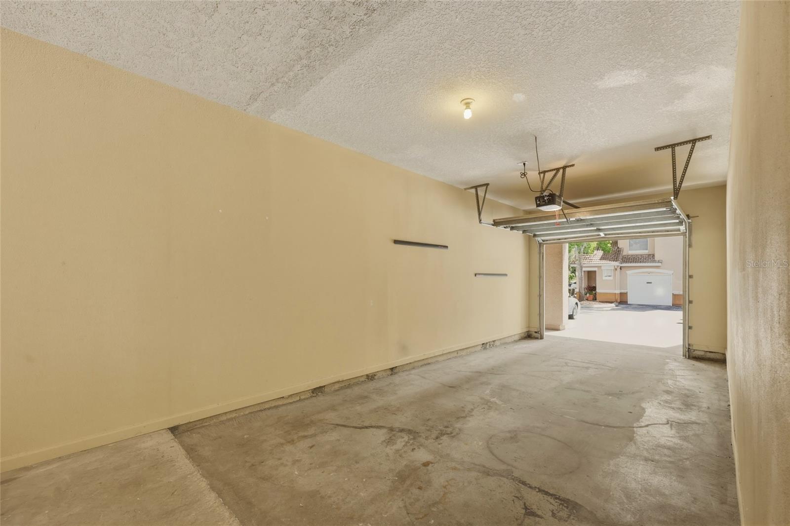 THE VILLAS CONDO - Residential