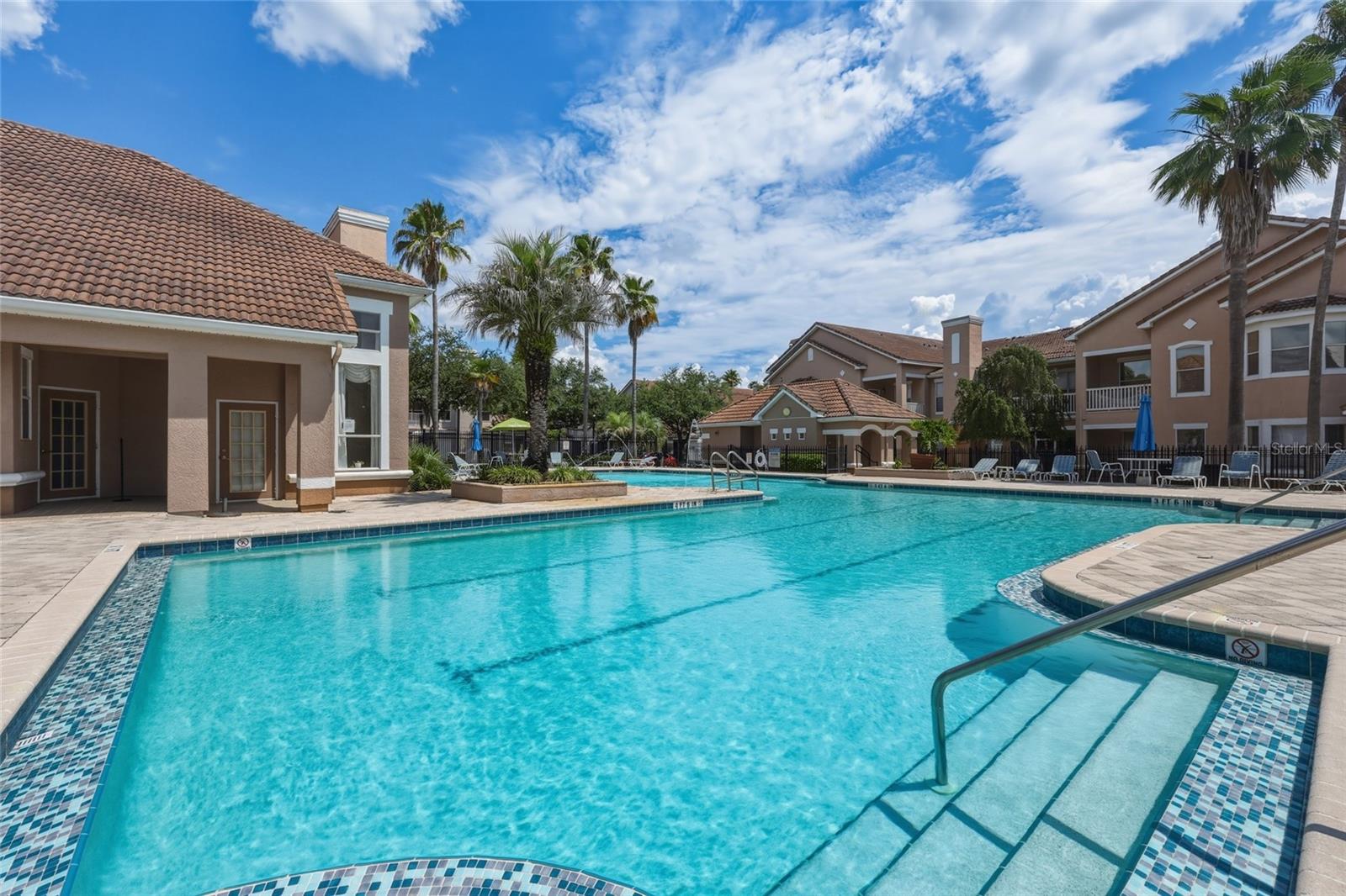 THE VILLAS CONDO - Residential