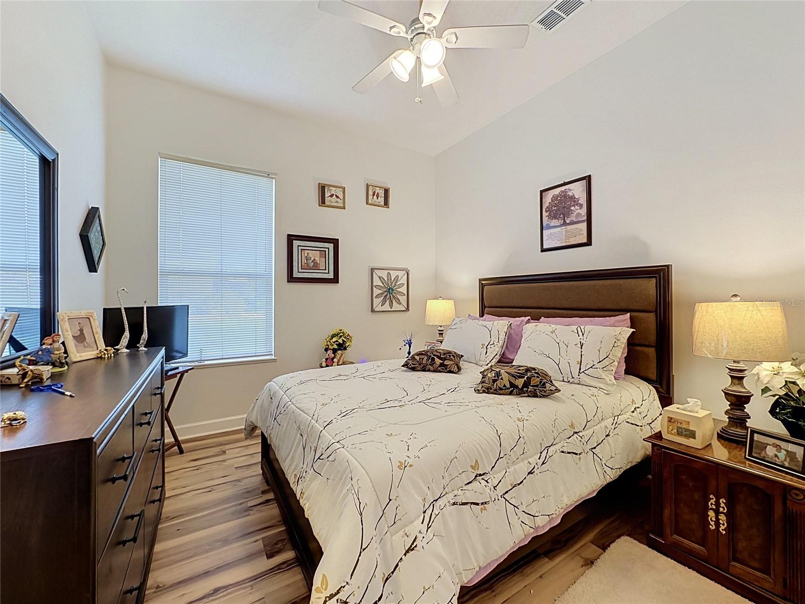 KINGS RIDGE - Residential