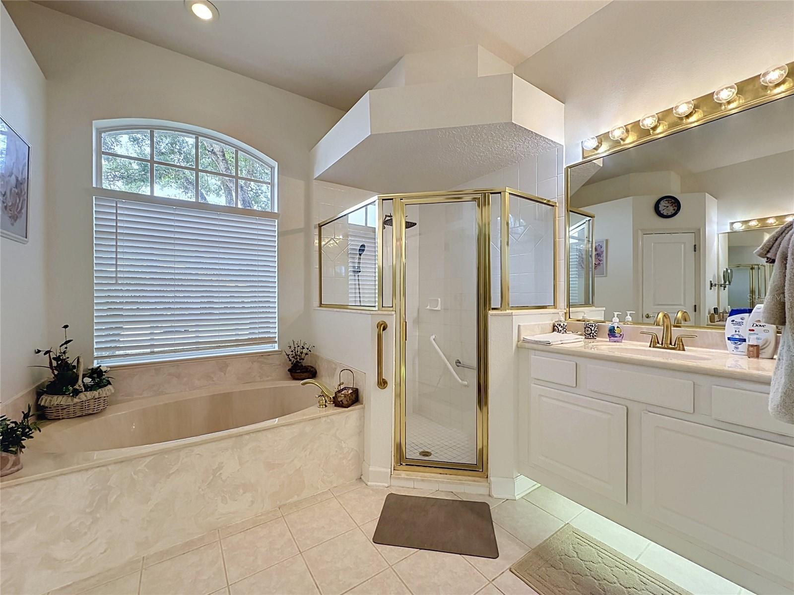 KINGS RIDGE - Residential
