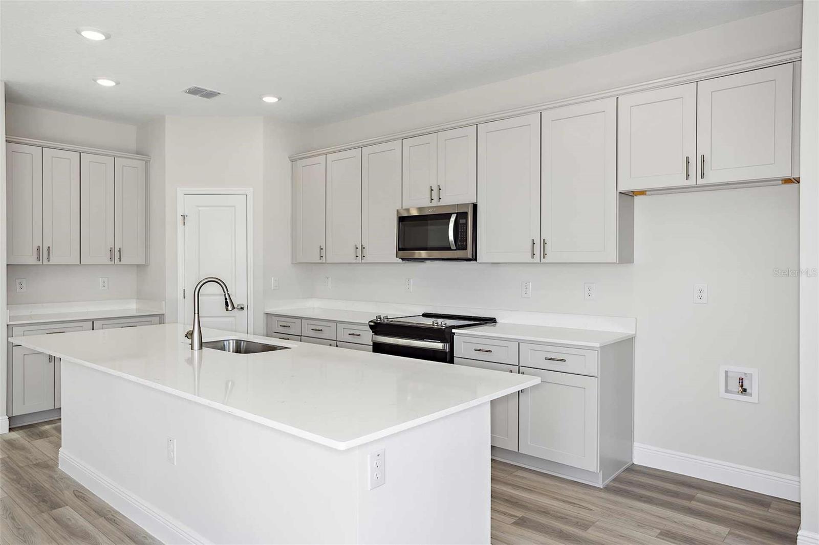 PASADENA WOODS - Residential
