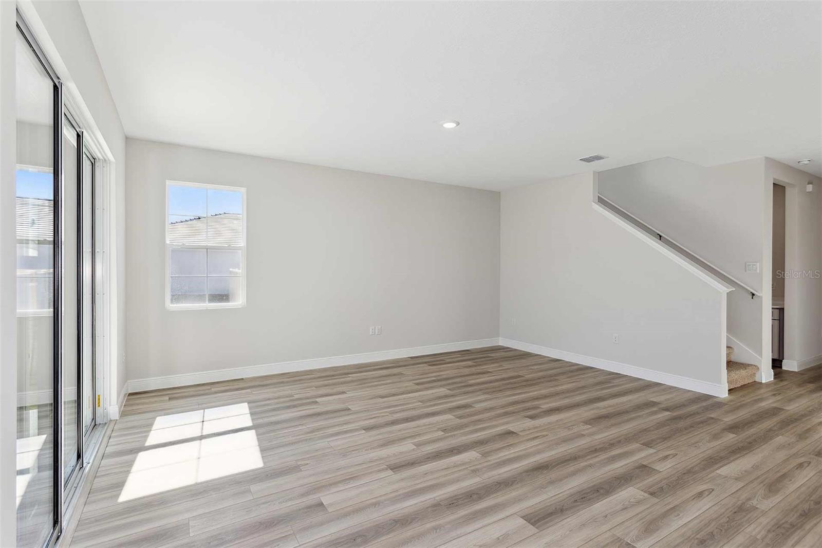 PASADENA WOODS - Residential