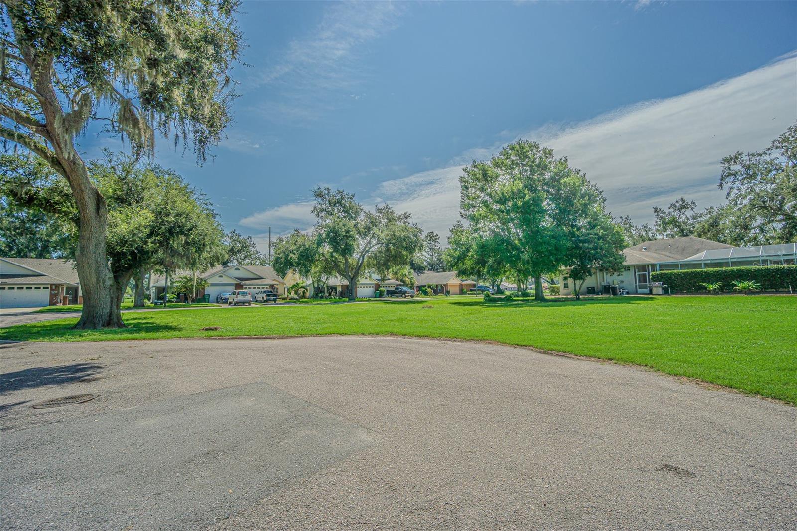 SILVER OAKS - Land