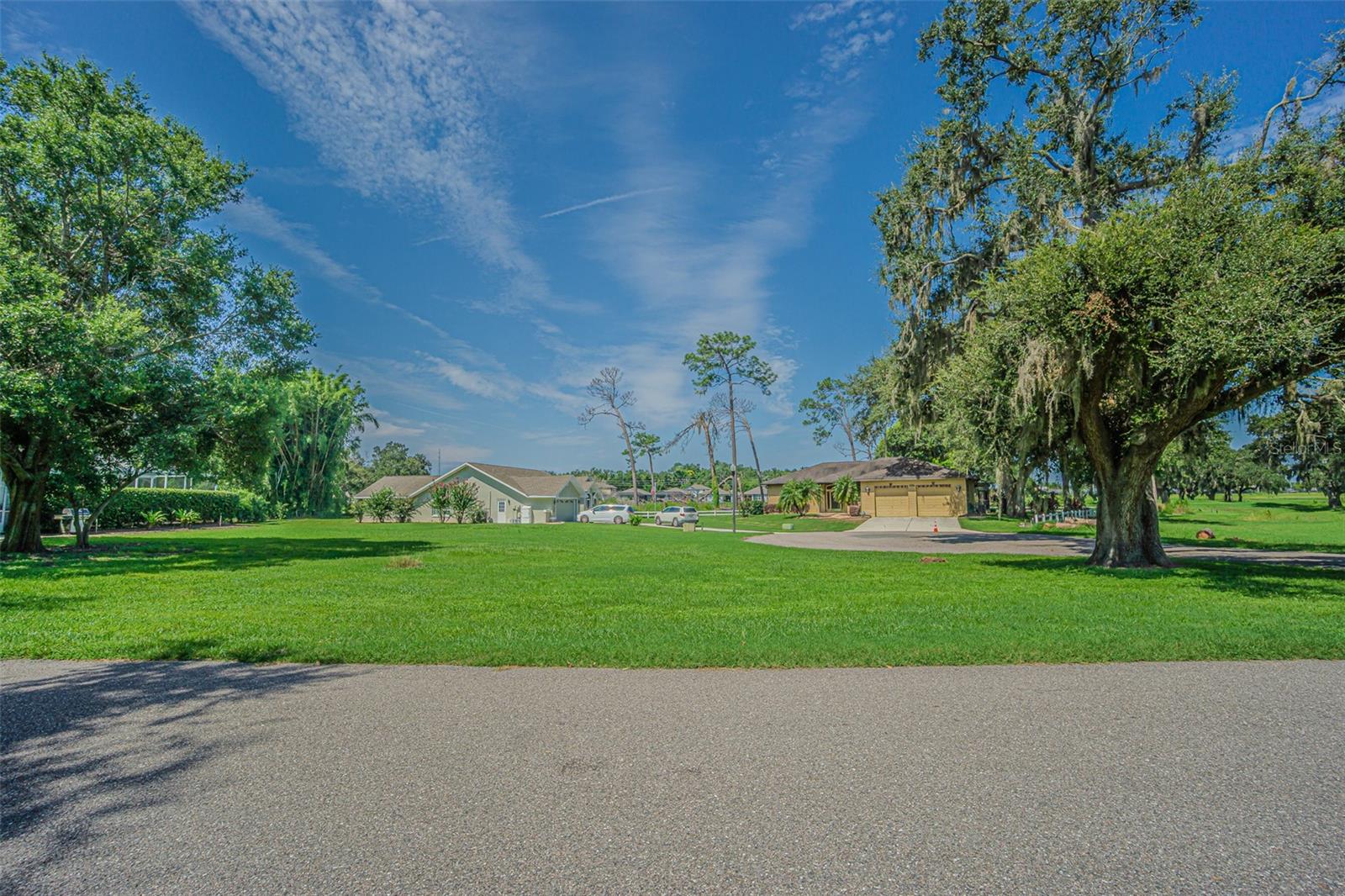 SILVER OAKS - Land