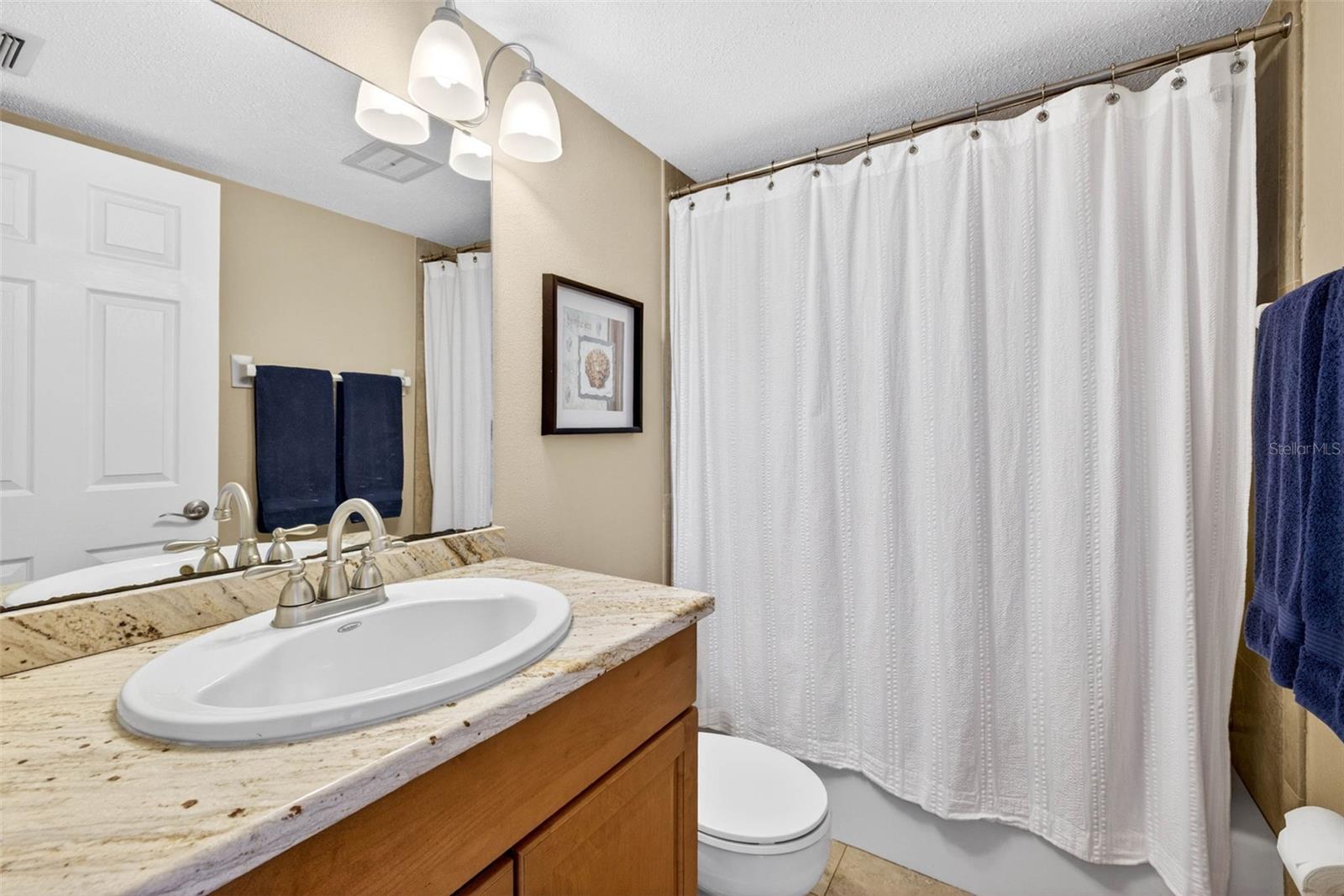 BAL HARBOUR CHATEAUX CONDOMINI - Residential