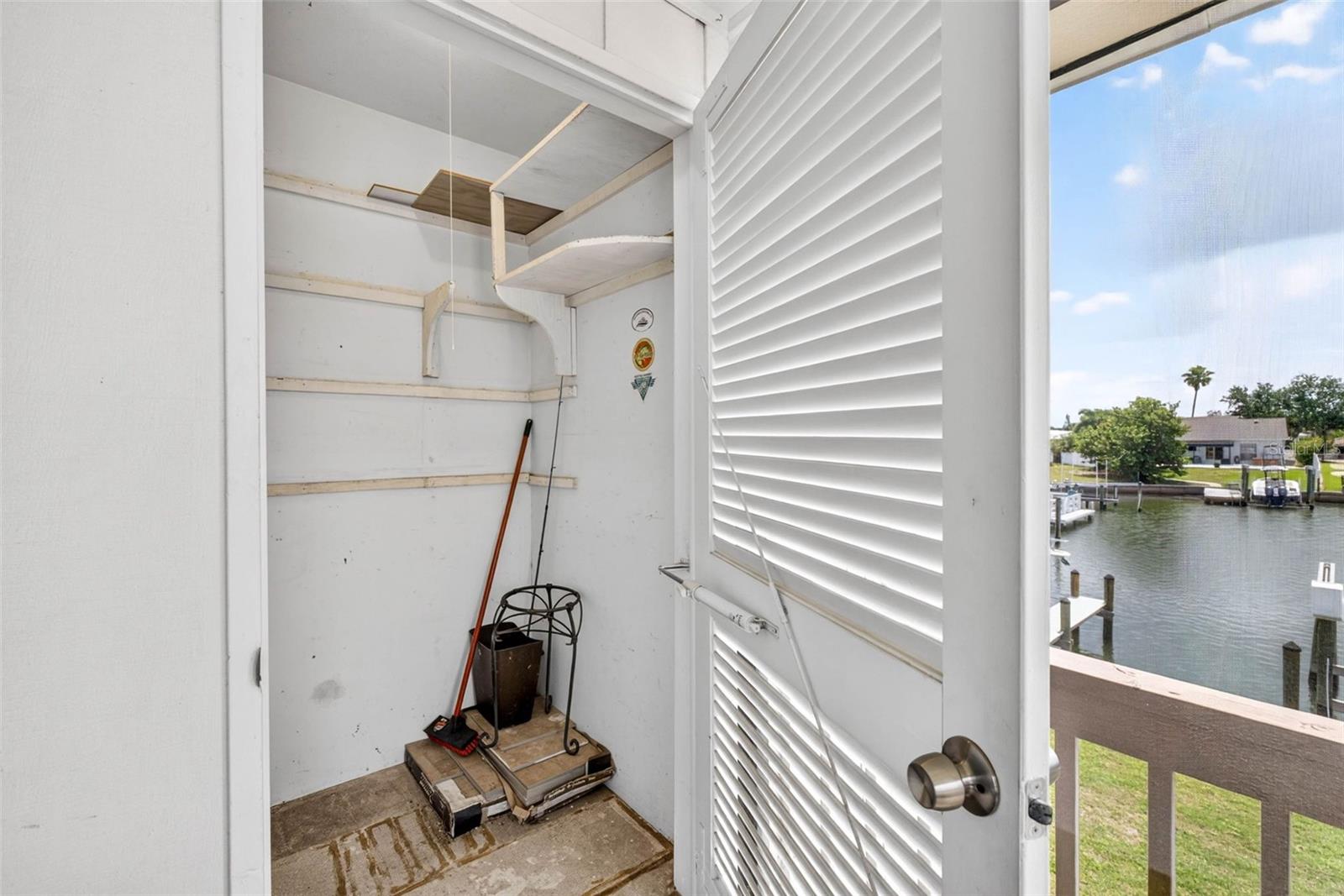 BAL HARBOUR CHATEAUX CONDOMINI - Residential
