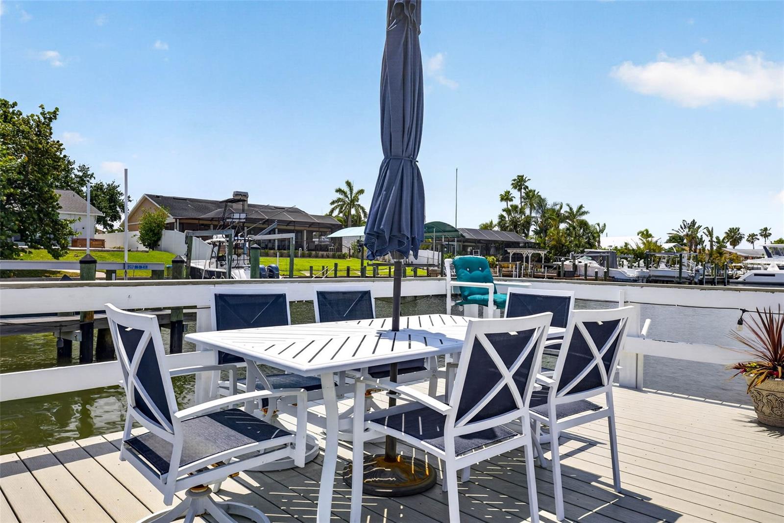 BAL HARBOUR CHATEAUX CONDOMINI - Residential