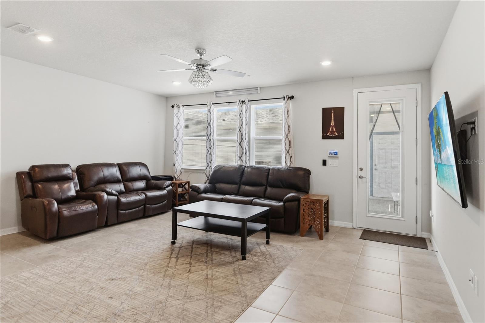 EVERBE PH 1A - Residential