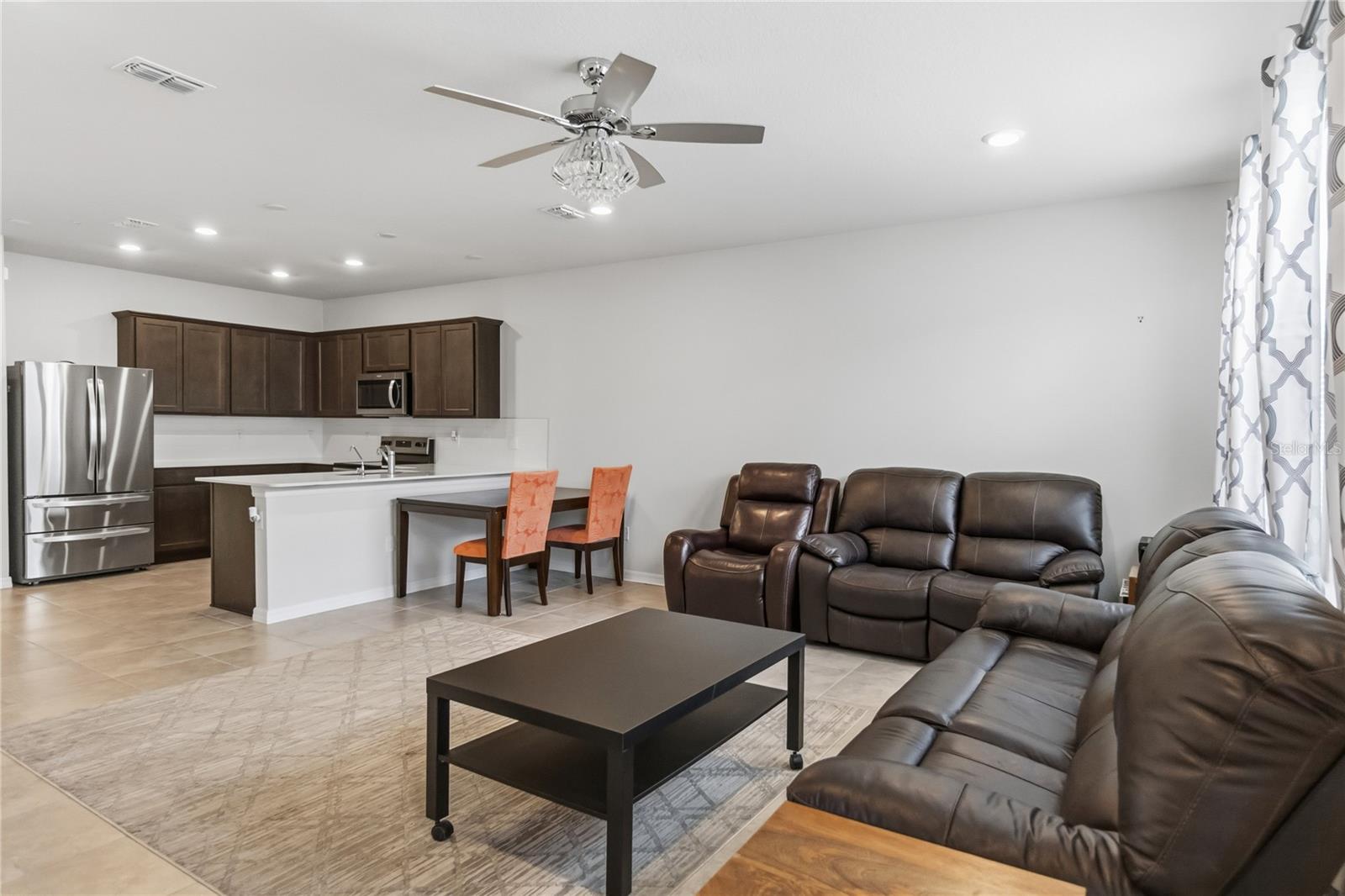 EVERBE PH 1A - Residential