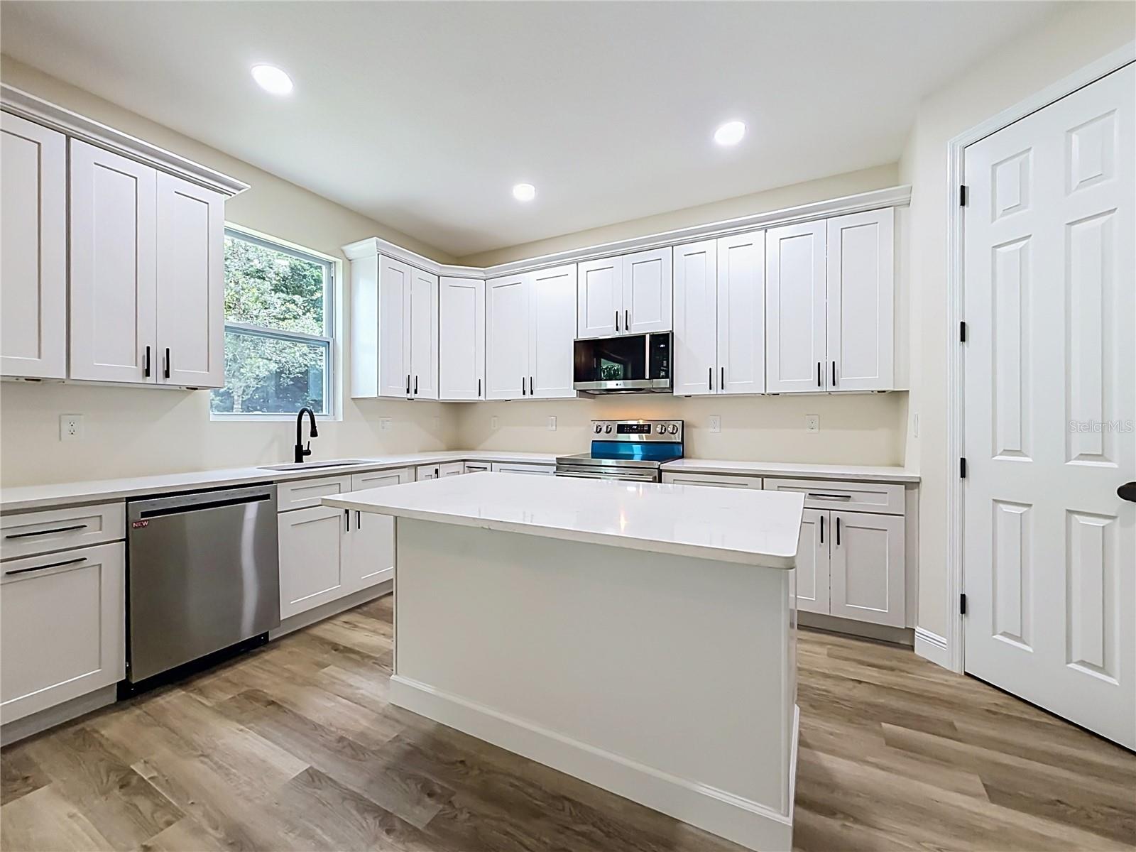 TRIPLET LAKE SHORES 3RD ADD - Residential