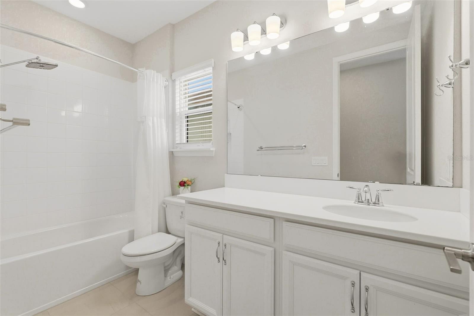 LANDINGS AT HAWKS CREST - Residential