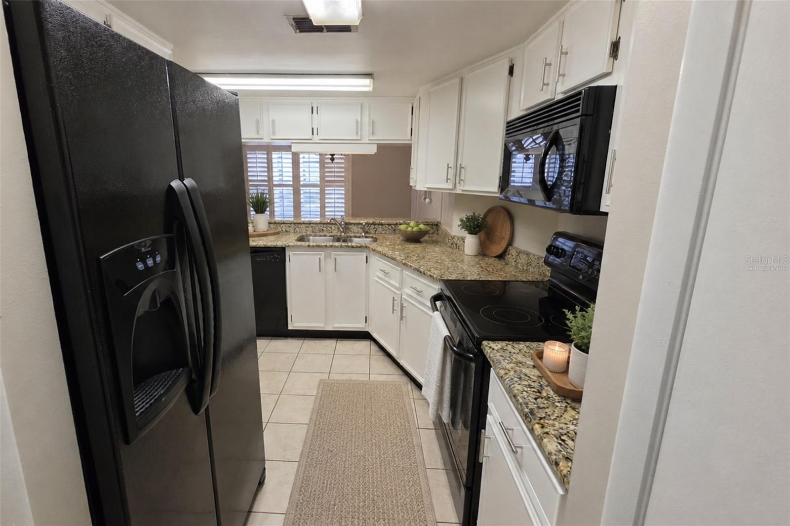 NORTH OAKS CONDO IV - Residential