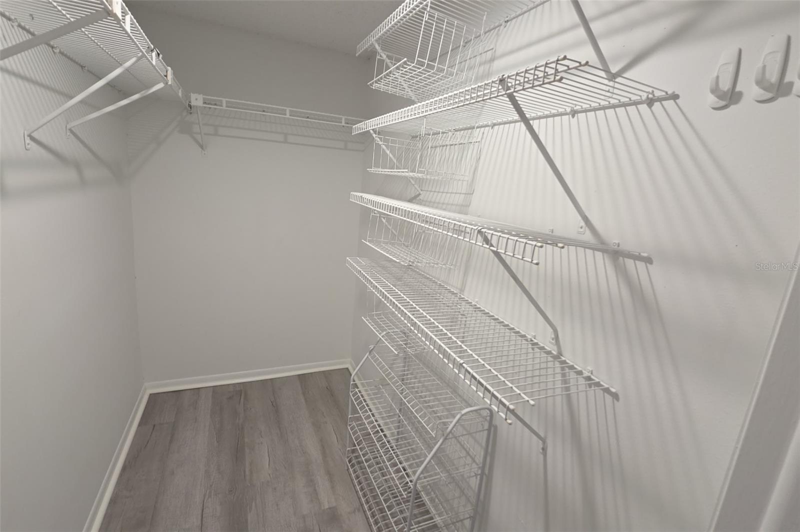NORTH OAKS CONDO IV - Residential
