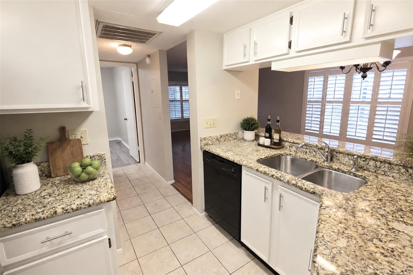 NORTH OAKS CONDO IV - Residential