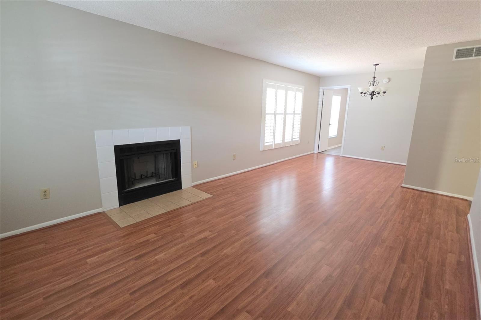 NORTH OAKS CONDO IV - Residential