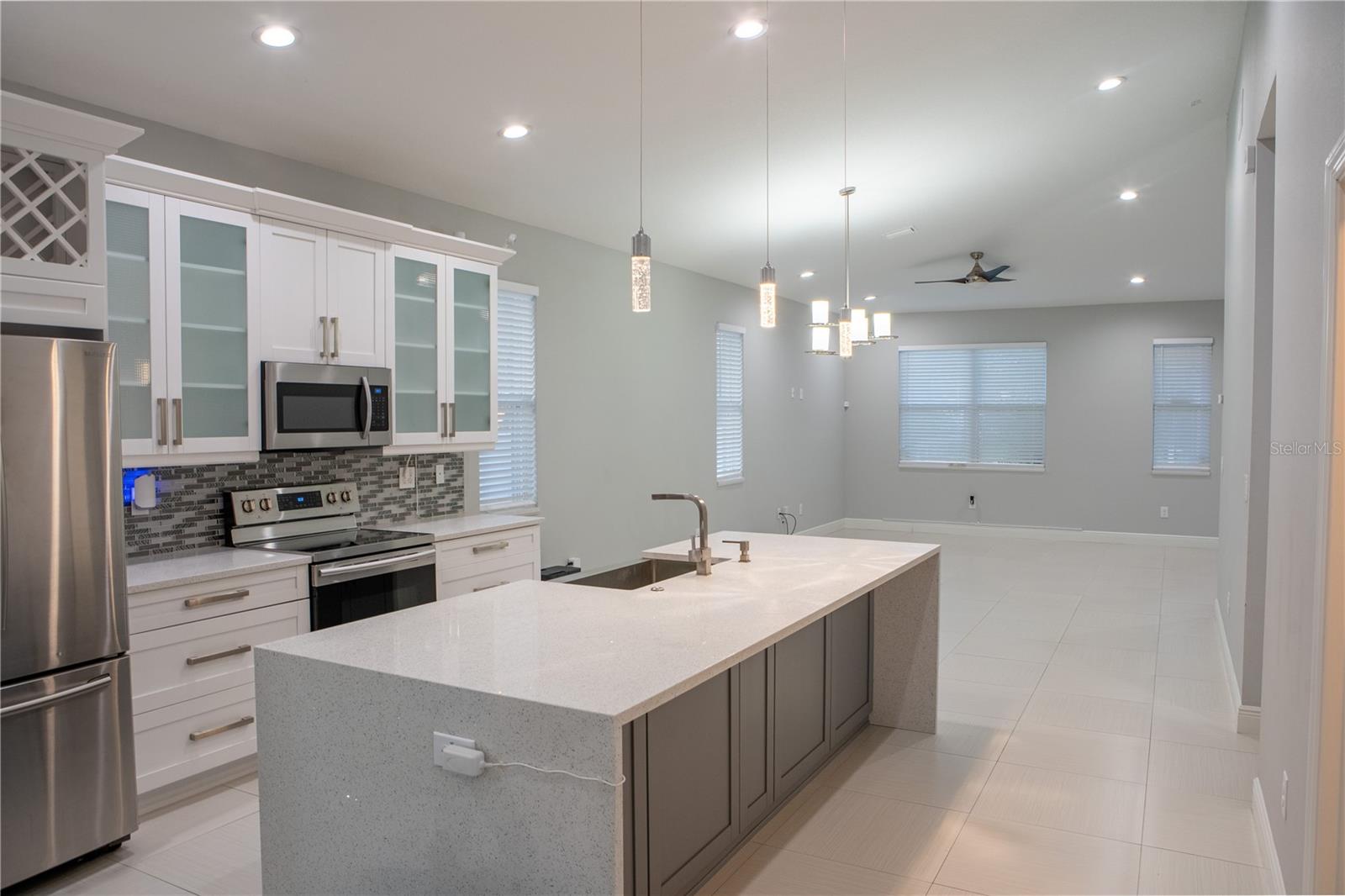 SULPHUR SPGS - Residential