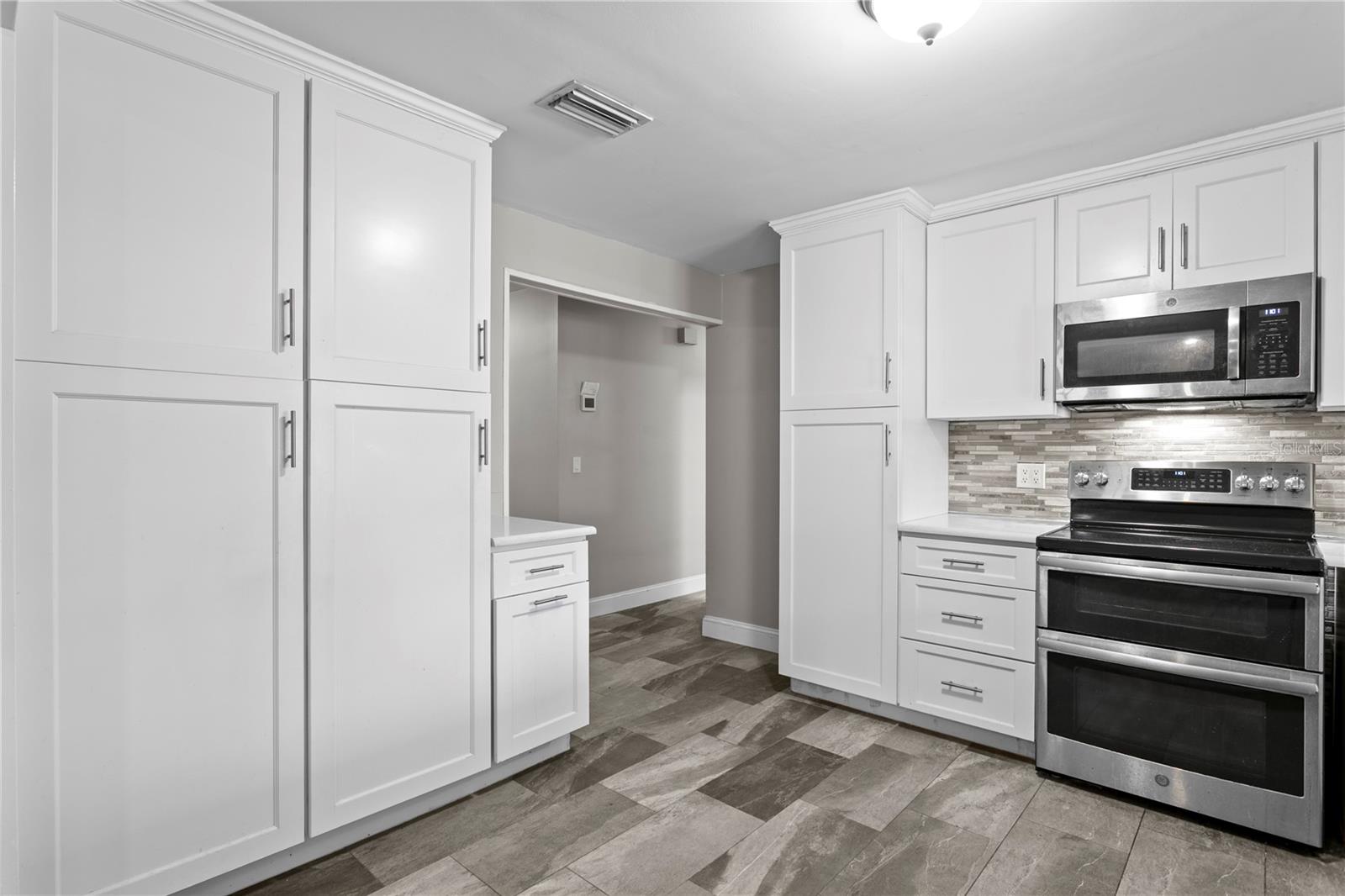 TEMPLE TERRACE ESTATES - Residential Lease