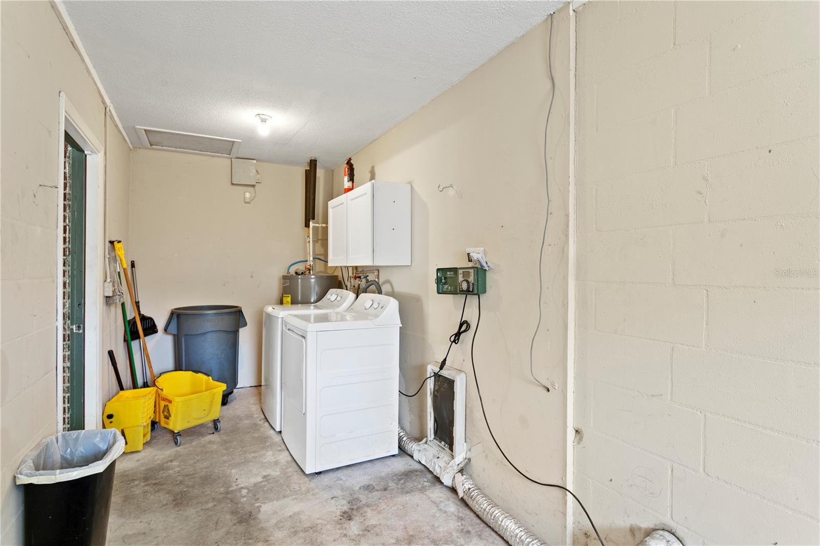 TEMPLE TERRACE ESTATES - Residential Lease