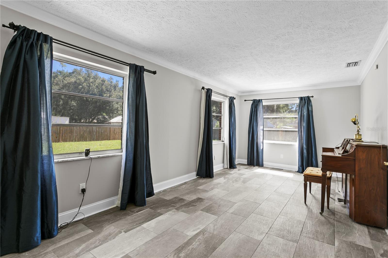 TEMPLE TERRACE ESTATES - Residential Lease