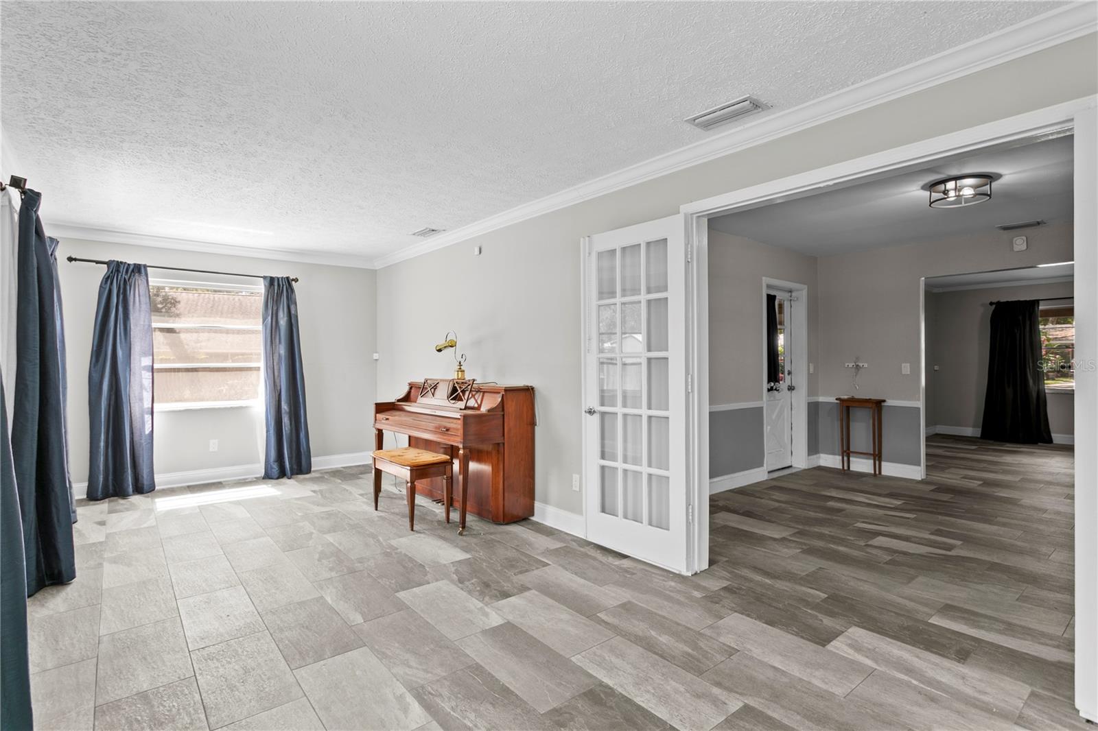 TEMPLE TERRACE ESTATES - Residential Lease