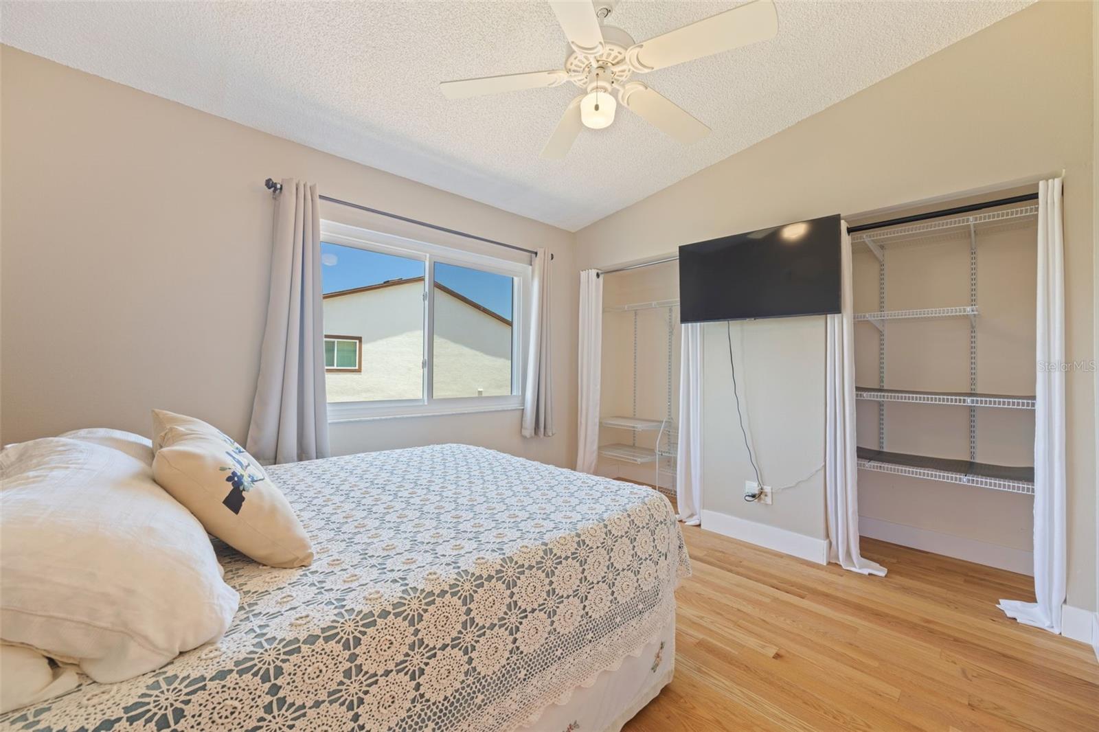 PALMS OF TIERRA - Residential