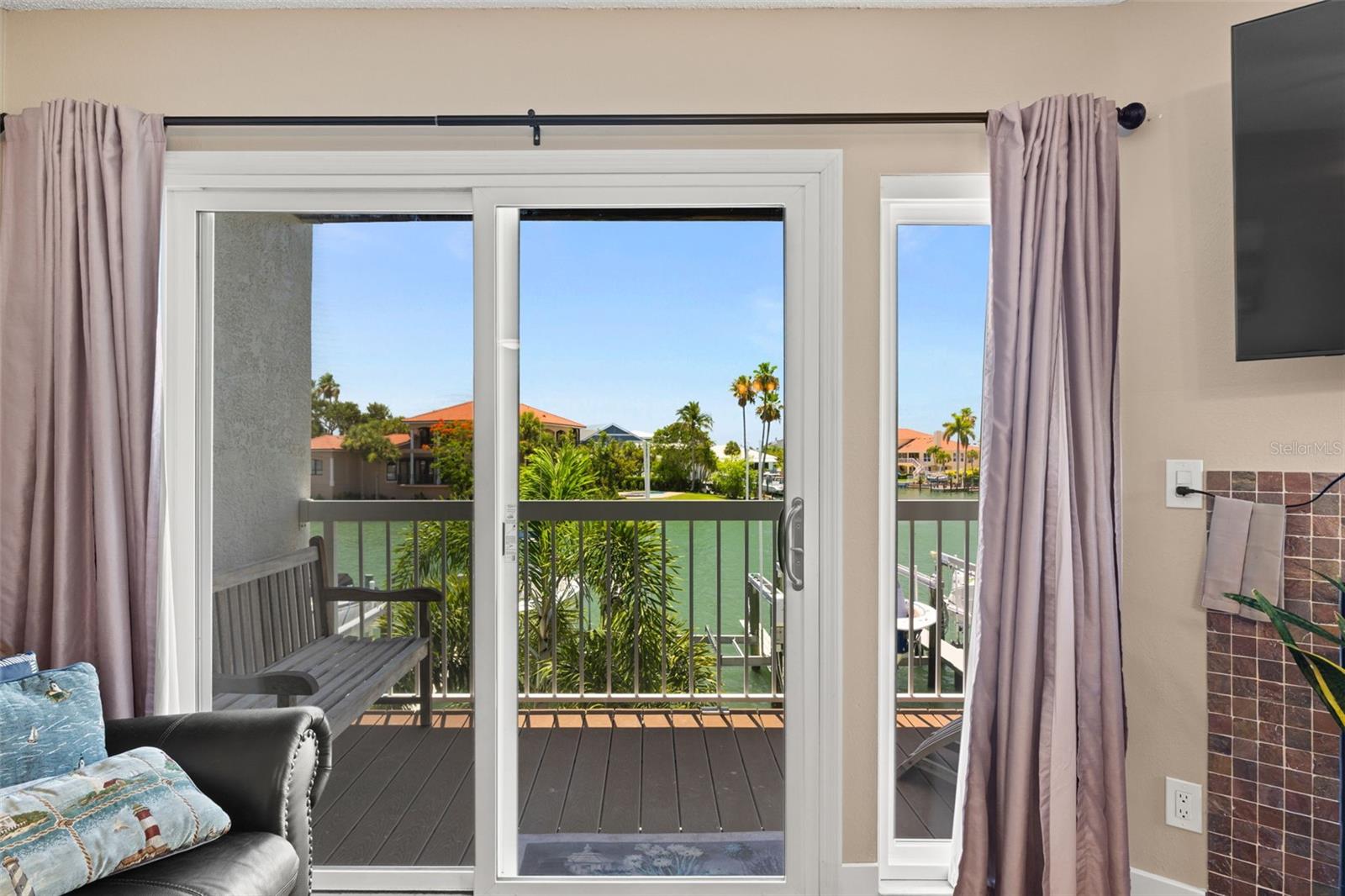 PALMS OF TIERRA - Residential