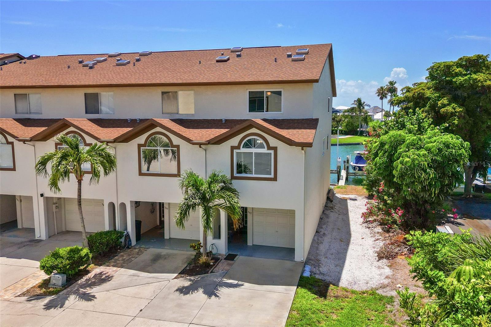 PALMS OF TIERRA - Residential