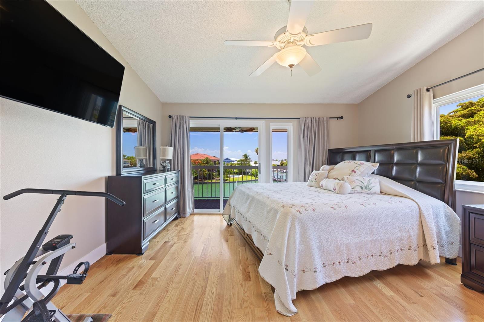 PALMS OF TIERRA - Residential