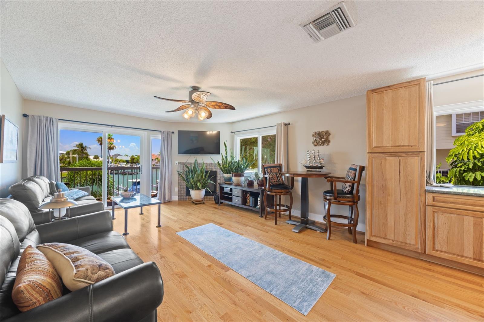 PALMS OF TIERRA - Residential