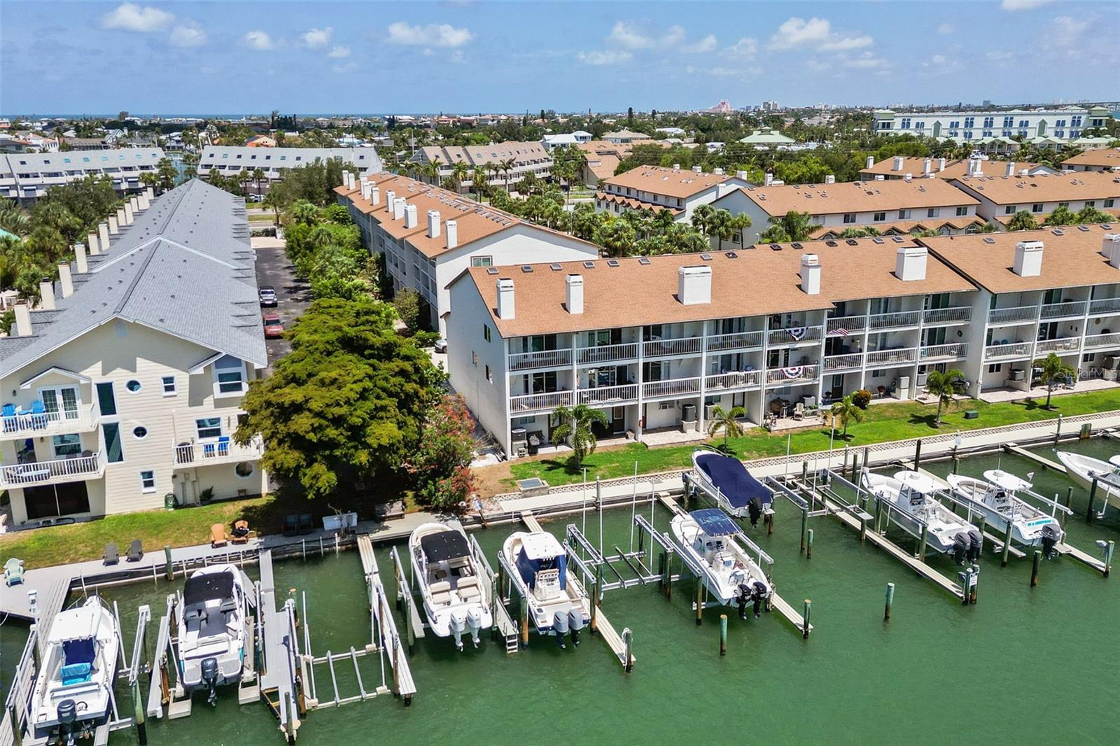 PALMS OF TIERRA - Residential