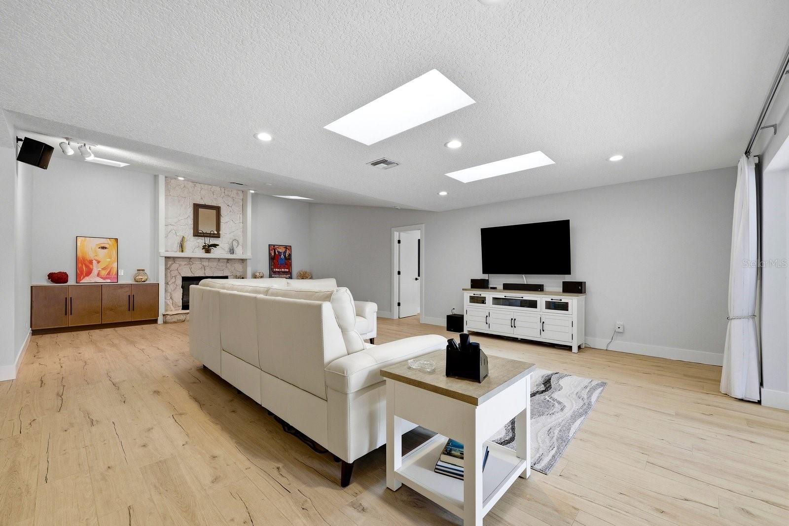 FEATHER SOUND CUSTOM HOME SITE UNIT 1 LOT 45 - Residential
