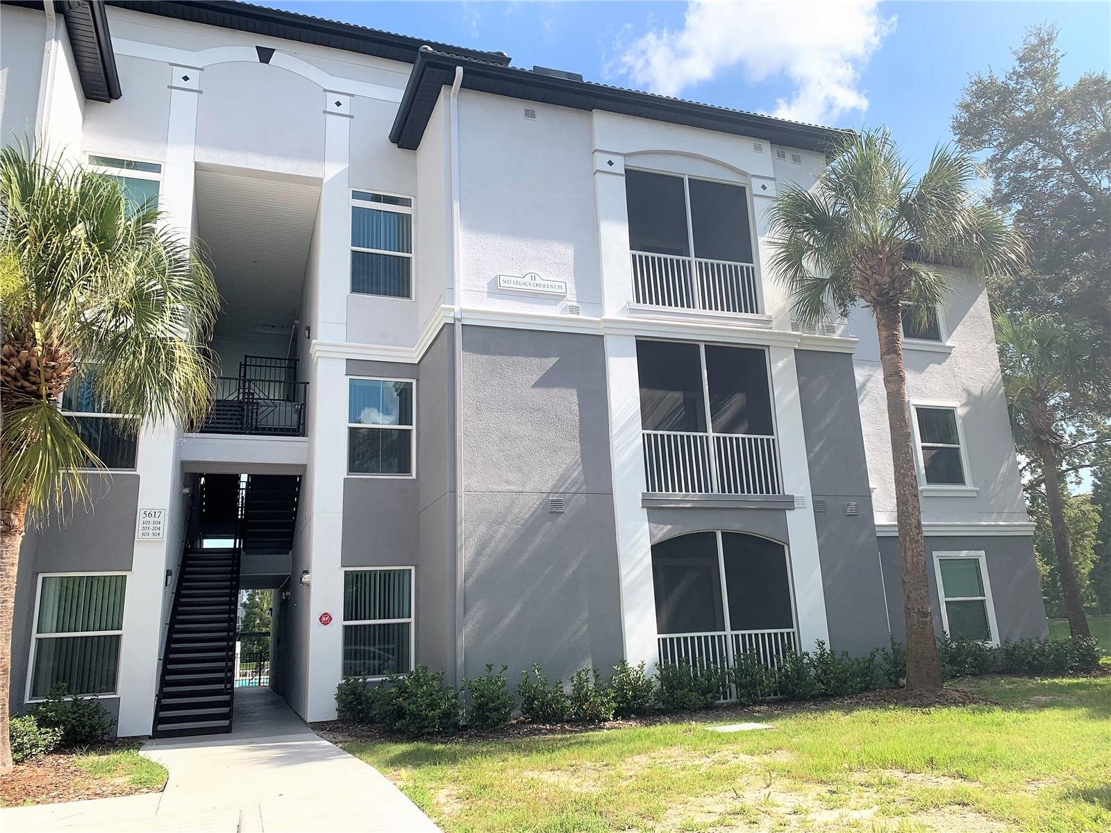 Beautiful 4/2 Condo in Allegro Palm! It truly is resort style living in this fully gated community with a multitude of amenities. The home features a spacious open concept living space and stunning laminate wood floors that run throughout the entire home. The modern kitchen is complete with an abundance of dark wood cabinets, quartz counters, pantry, and stainless-steel appliances. Relax in the large master bedroom featuring a private bath with shower/tub combo. The second, third and fourth bedrooms are just as comfortable with large closets. The home offers many additional features including inside utility room with washer and dryer hookups, and a private screened balcony with storage room. At the heart of Allegro Palm's 15 acres is a beautiful lake with a walking trail and two fountains that light up at night. The gated community features 2 pools, fitness center, playground, tennis court, basketball court, pet walks and more. Don't miss the chance to live in this great community near shopping, restaurants, minutes from the Brandon Mall and the Selmon Expressway. In addition to the advertised base rent, all WrightDavis residents are enrolled in the Resident Benefits Package (RBP) for $50.00/month which includes HVAC air filter delivery, credit building to help boost your credit score with timely rent payments, utility concierge service making utility connection a breeze during your move-in, and much more! More details upon application. Pet friendly. Occupied and will be available as soon as 07/08/2026!