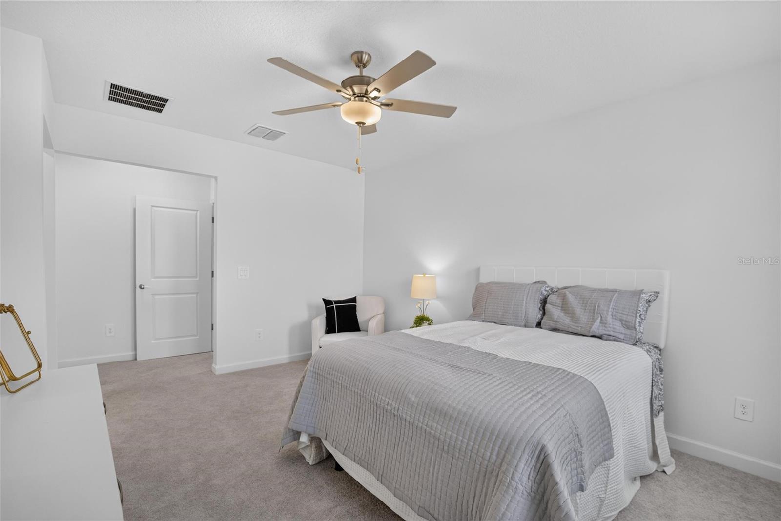 NEW PORT CORNERS PH 1B-1 - Residential Lease