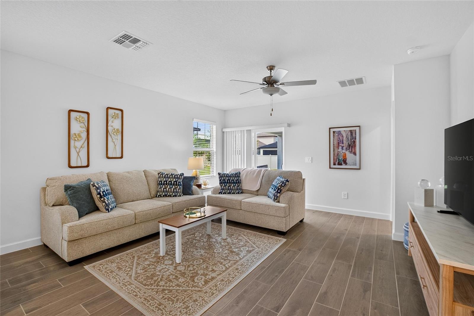 NEW PORT CORNERS PH 1B-1 - Residential Lease