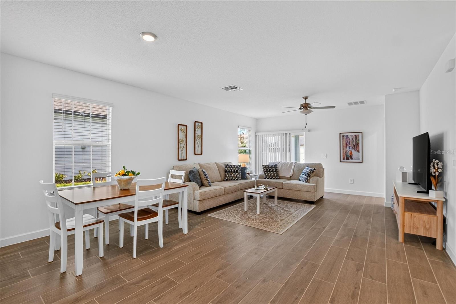 NEW PORT CORNERS PH 1B-1 - Residential Lease