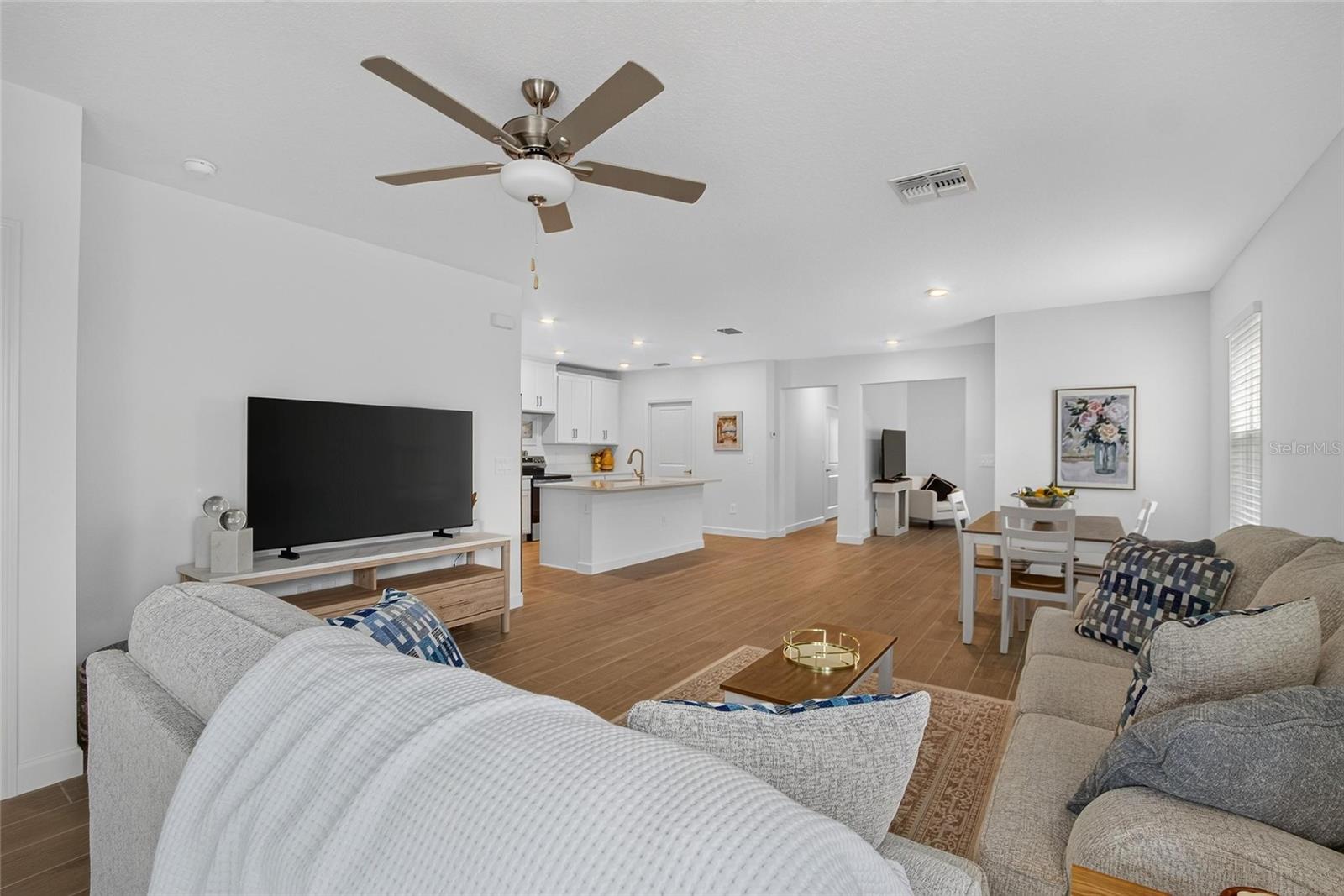 NEW PORT CORNERS PH 1B-1 - Residential Lease