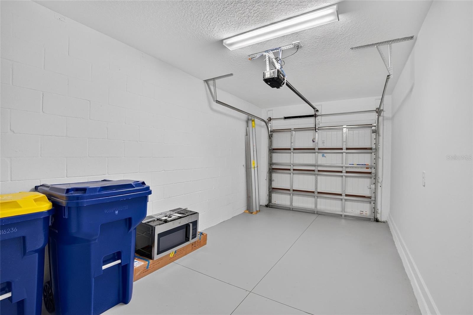 NEW PORT CORNERS PH 1B-1 - Residential Lease