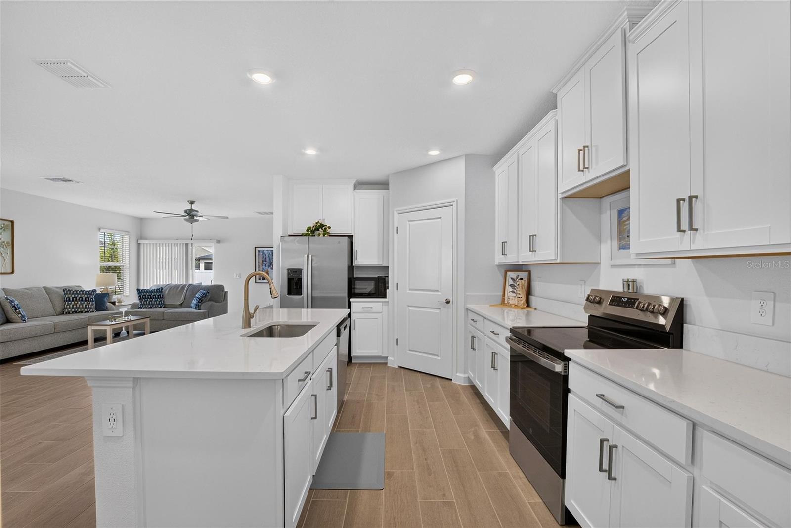 NEW PORT CORNERS PH 1B-1 - Residential Lease