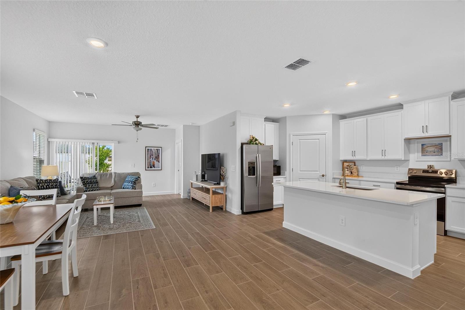 NEW PORT CORNERS PH 1B-1 - Residential Lease