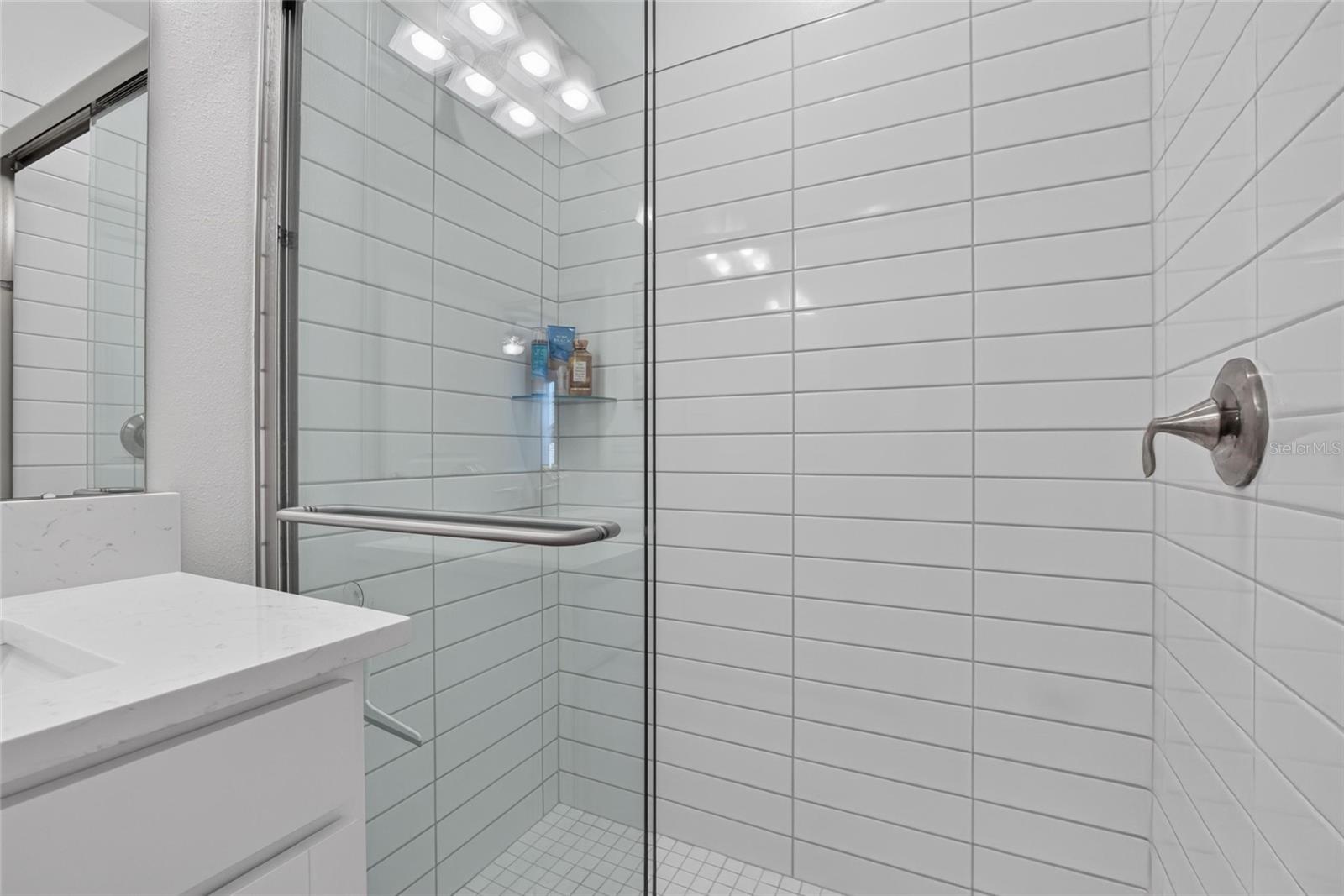 NEW PORT CORNERS PH 1B-1 - Residential Lease
