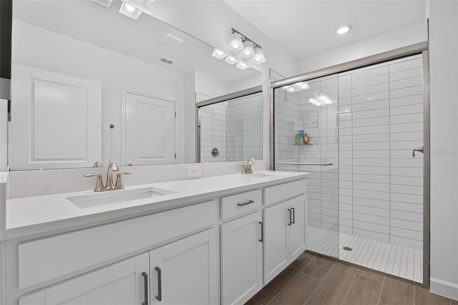 NEW PORT CORNERS PH 1B-1 - Residential Lease