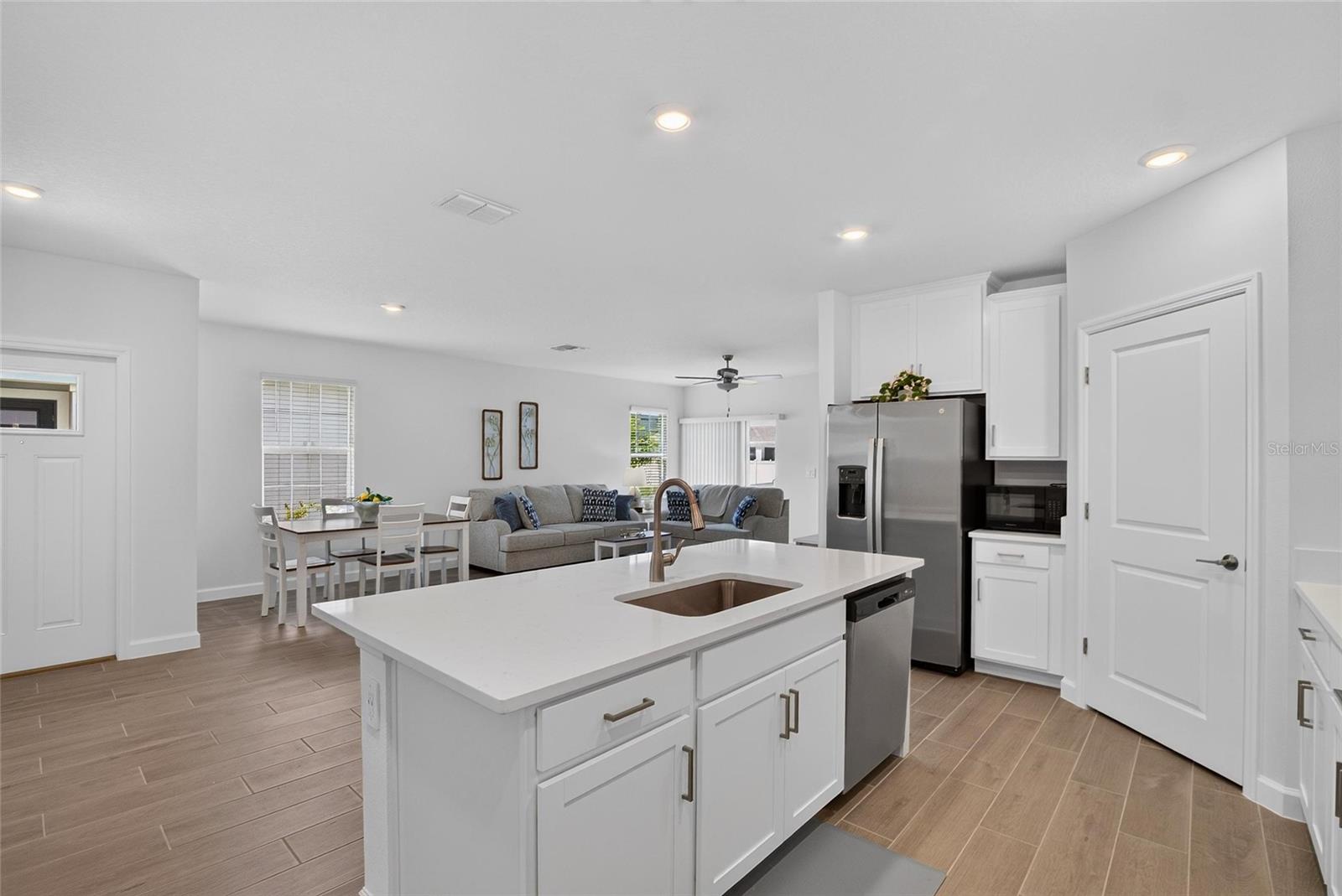 NEW PORT CORNERS PH 1B-1 - Residential Lease